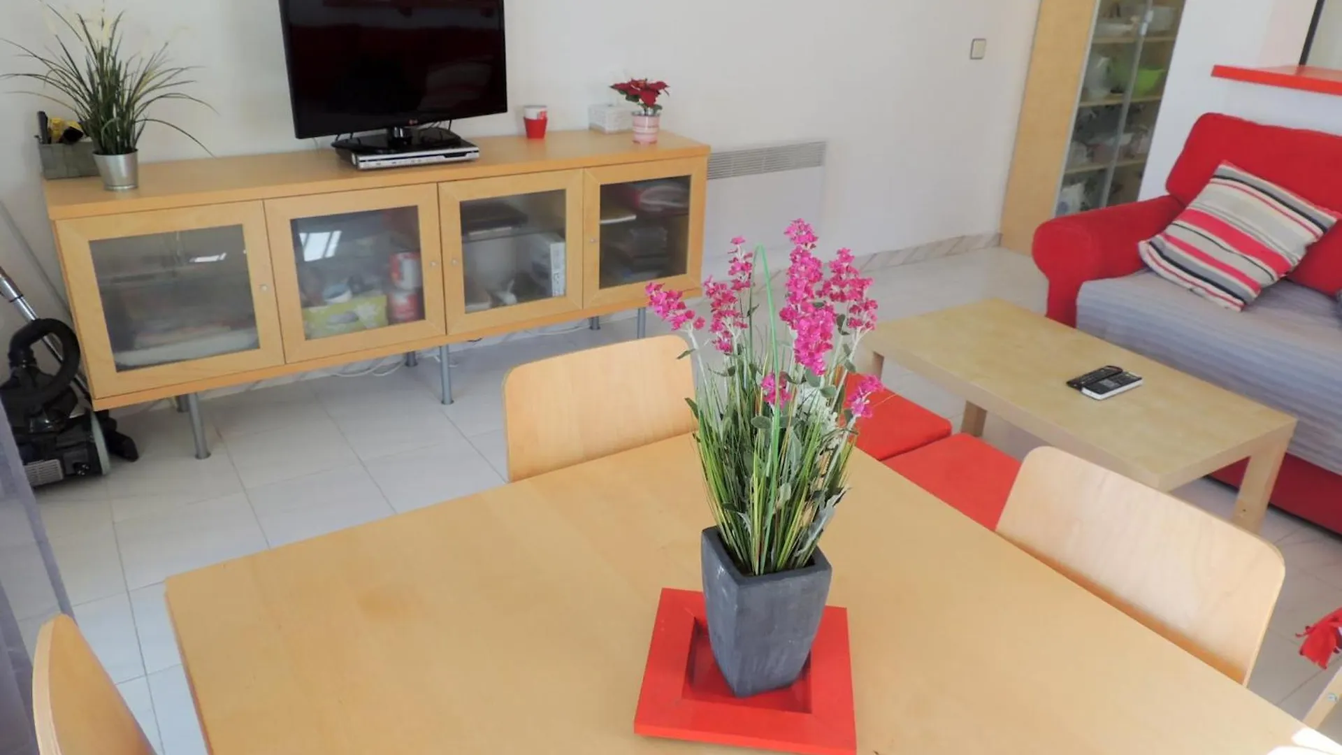 Beautiful Apartment With View Roses